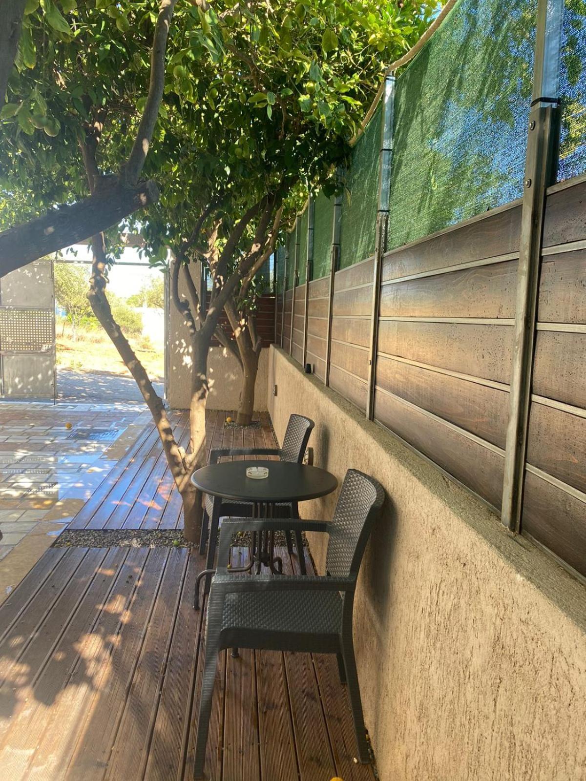 Zoes Place Apartamento Loútsa Exterior foto